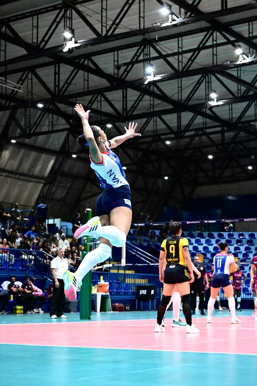 Brusque Vôlei fica a um set do título e conquista vice-campeonato da Taça Brasil