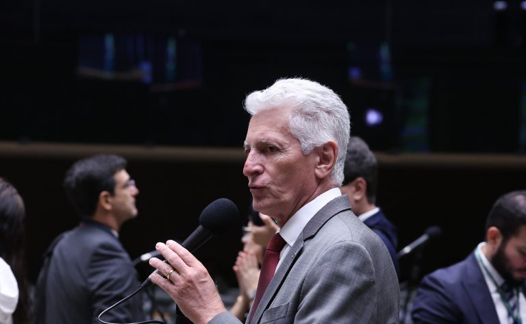 Câmara aprova projeto que cria novas universidades federais em MG e no RJ