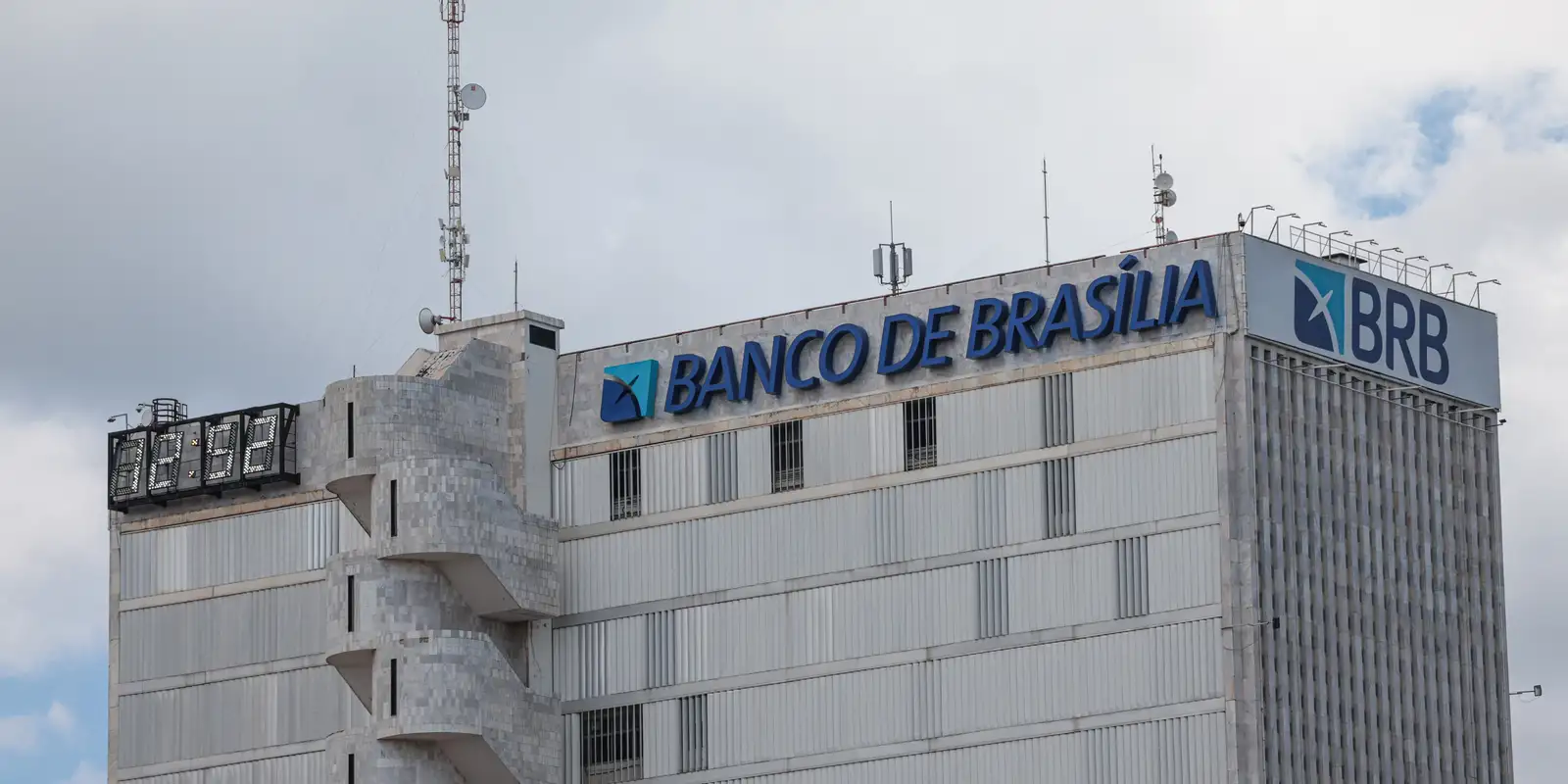Caso Master: TCDF bloqueia até R$ 2,7 bilhões de ex-gestores do BRB