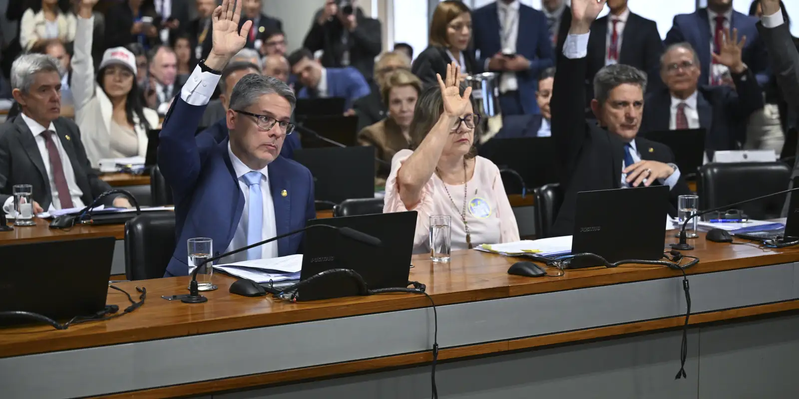 CCJ aprova texto-base da PEC da Segurança Pública e barra verbas de bets