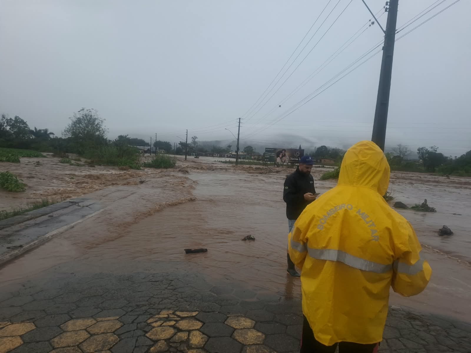 Chuvas deixam 60 cidades afetadas e mais de 400 casas atingidas em SC
