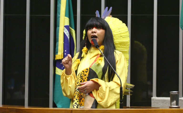 Câmara aprova prazo para verbas destinadas a candidaturas de mulheres negras