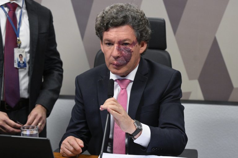 Comissão do Congresso vota nesta terça o fim da taxa das blusinhas