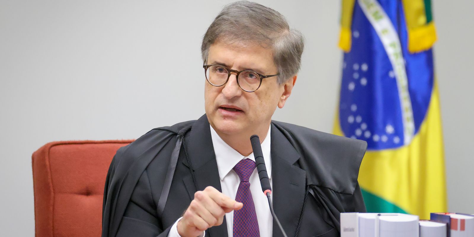Conselho do MPF decide nesta sexta sobre investigação contra Paulo Gonet