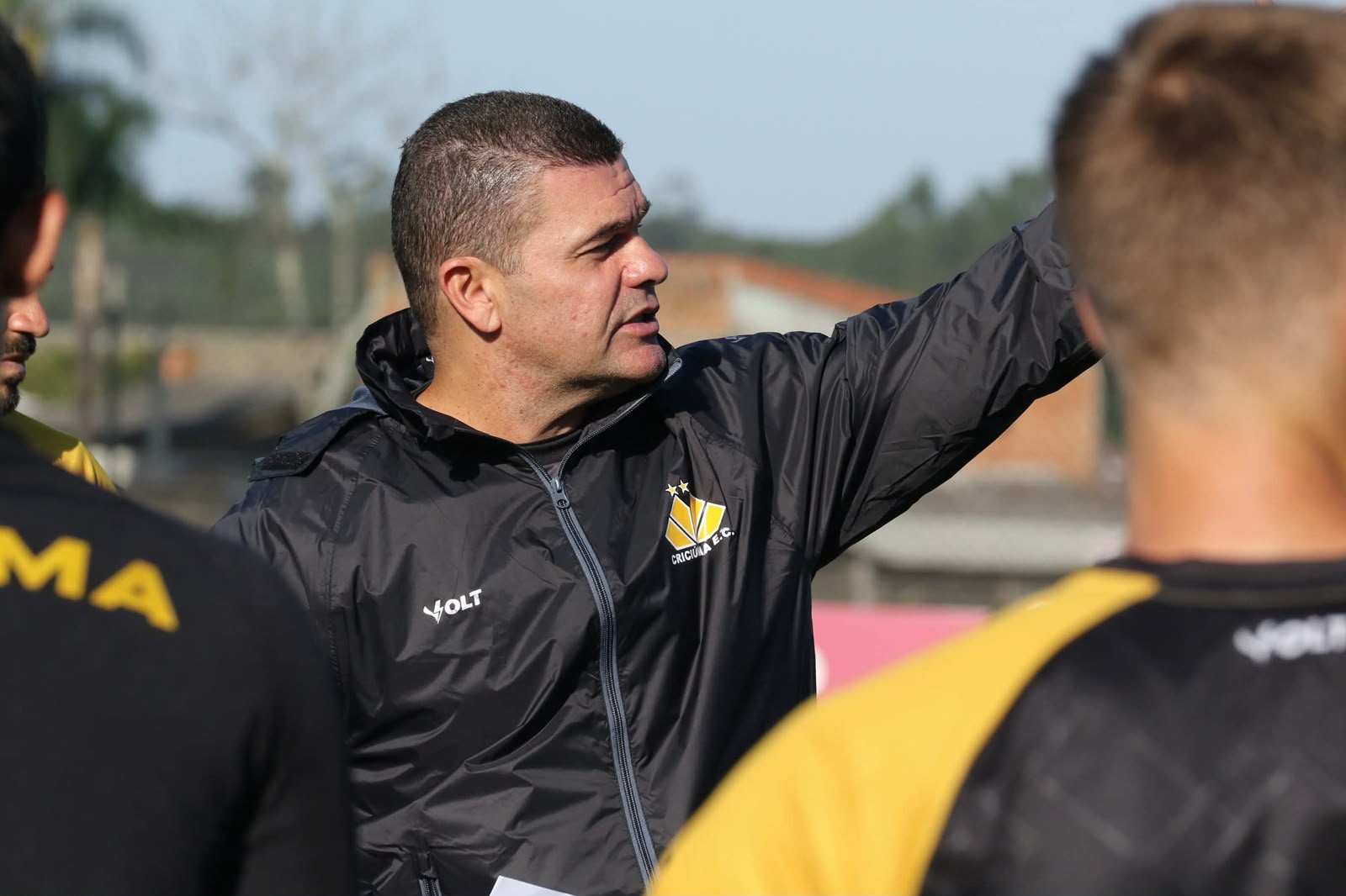 Criciúma estreia novo técnico contra o Avaí; veja novidades