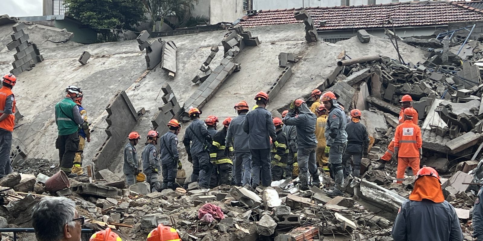 Tragédia na Penha: desabamento em São Paulo deixa dois mortos e feridos