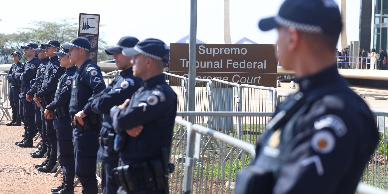 Flávio Dino questiona Edson Fachin e sugere julgamento no supremo tribunal federal