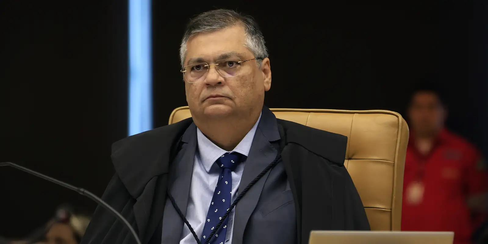 Flávio Dino cobra explicações do STF sobre vínculos com o Banco Master