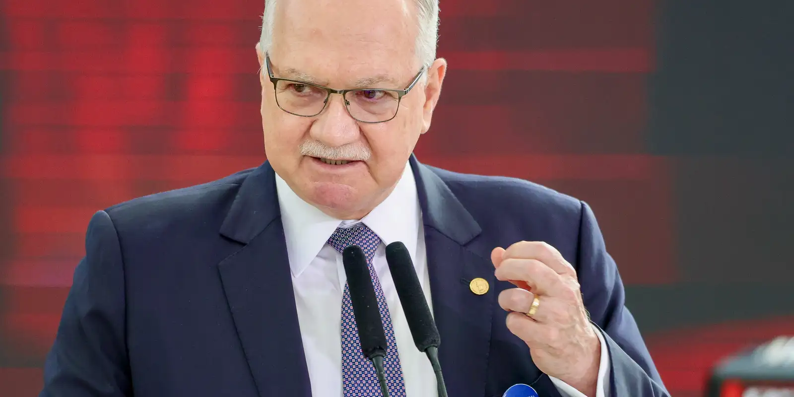 Fachin dá prazo a Mendonça e Gonet após acusações de Moraes no caso Master