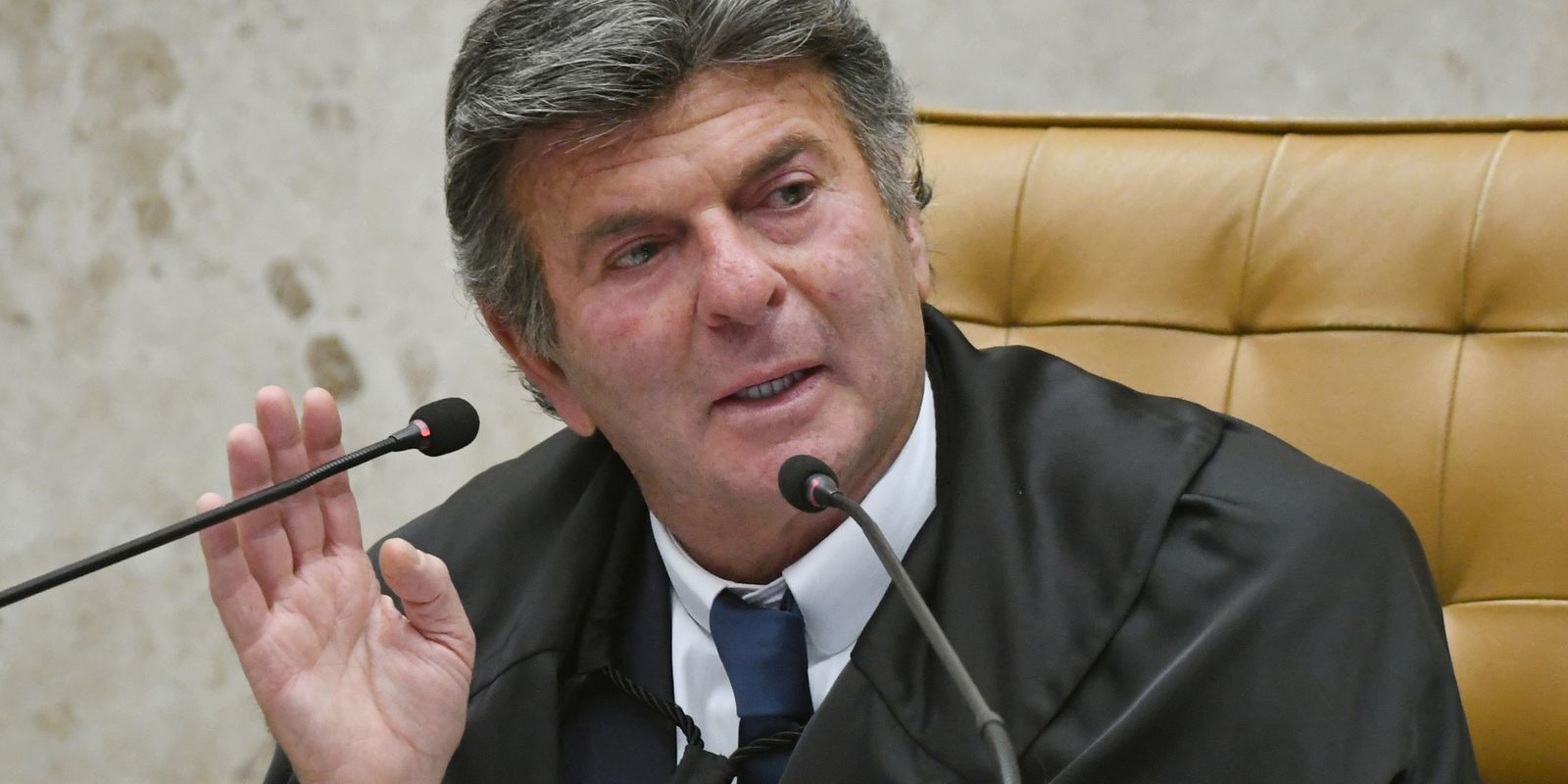 Luiz Fux suspende decisão de Flávio Dino sobre posts de Nossa Senhora
