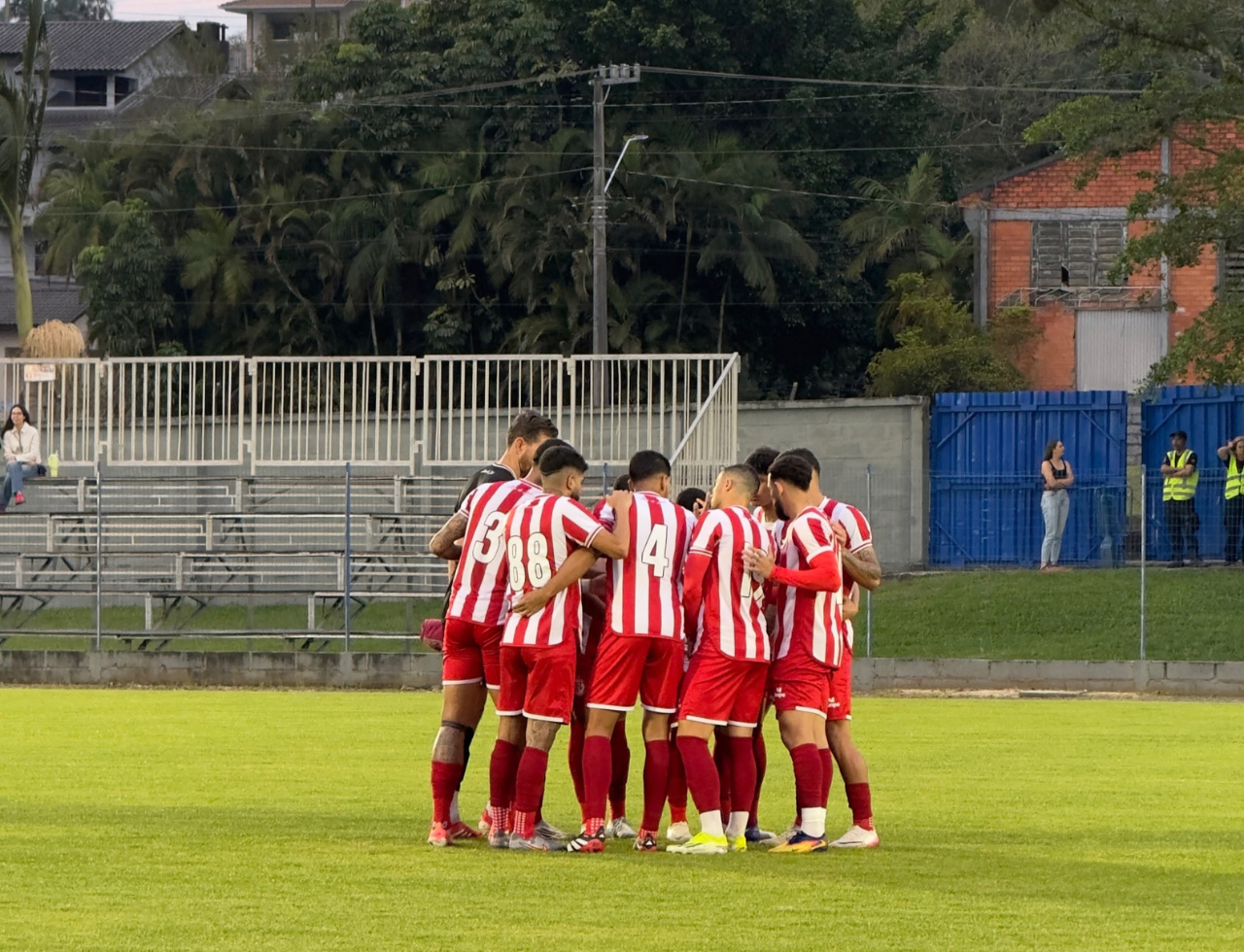 Hercílio Luz vence o Nação e assume vice-liderança