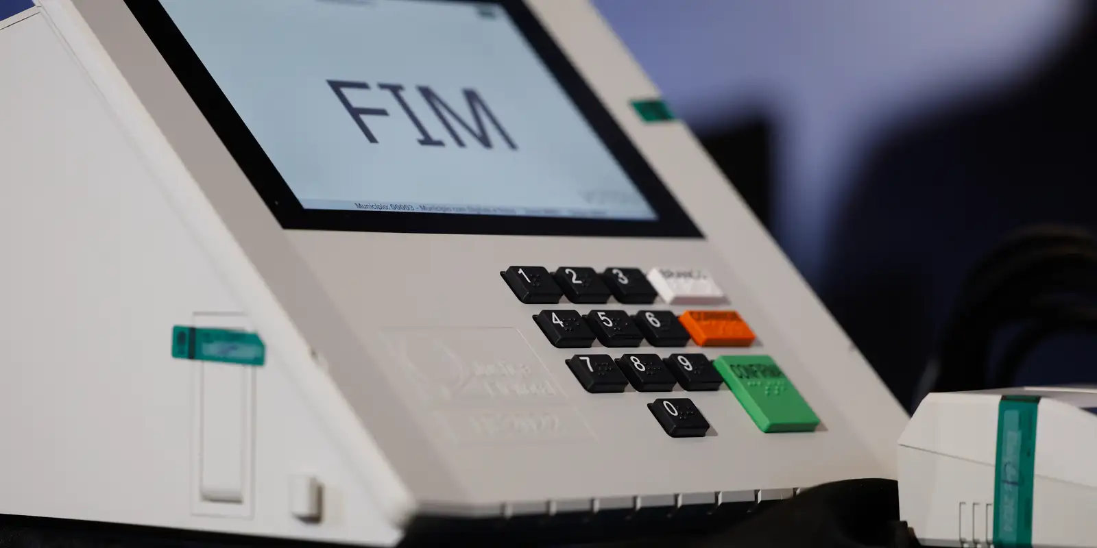 Inteligência artificial e vídeos falsos ameaçam a democracia atual