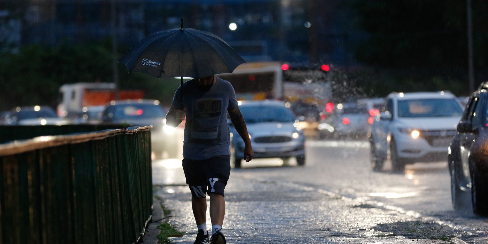 Inmet emite alerta de chuvas intensas para as regiões Sul e Sudeste do país