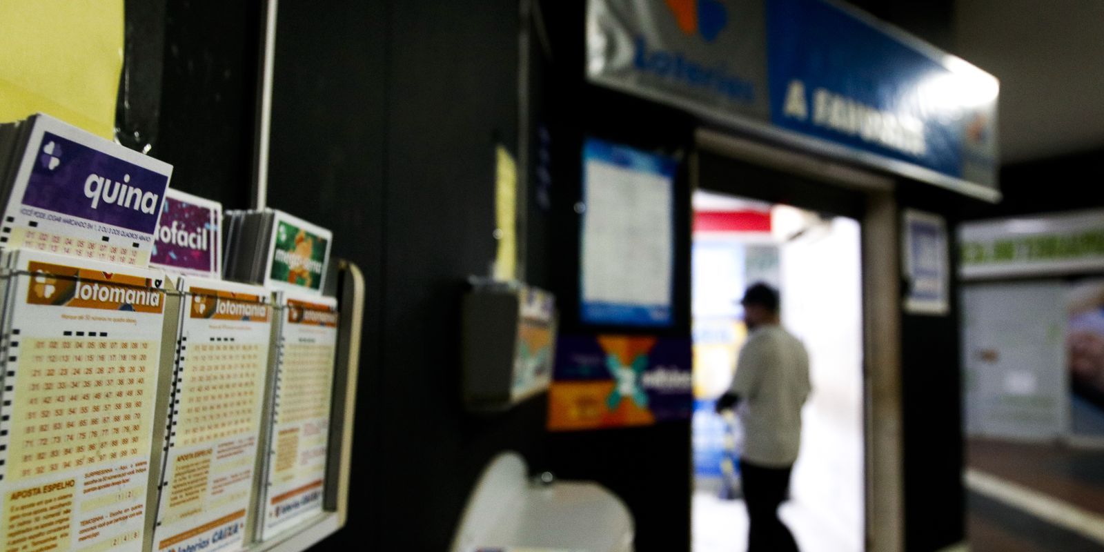 Mega-Sena realiza sorteio de prêmio estimado em R$ 52 milhões nesta terça