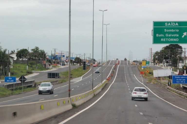MPF aciona Justiça após pedra atingir carro na BR-101 em SC