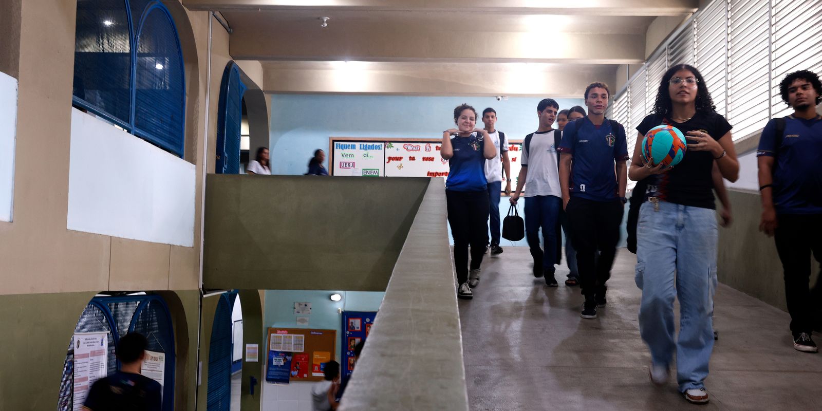 Programa Pé-de-Meia inicia pagamento da sexta parcela para estudantes