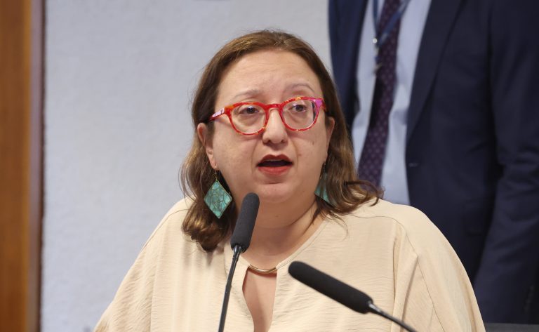 Pesquisa aponta alta taxa de depressão e estresse entre jornalistas no Brasil