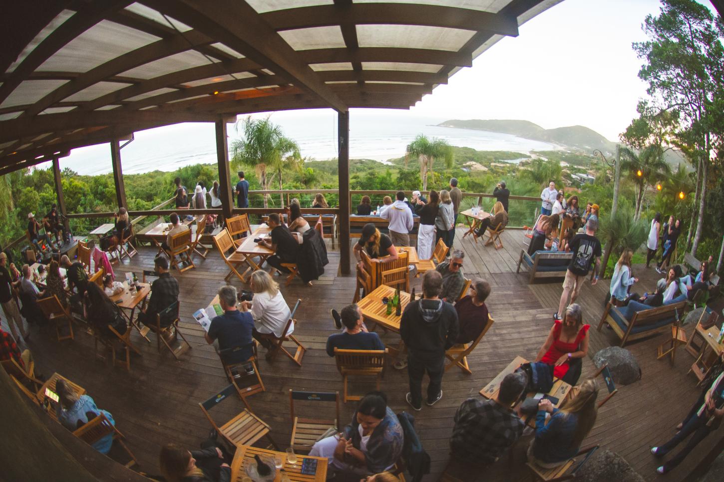 Praia do Rosa Blues Festival transforma o destino em palco para a música