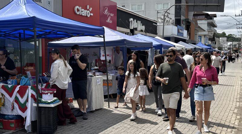 Prefeitura de Gaspar abre cadastro para novos expositores do Domingão no Centro 