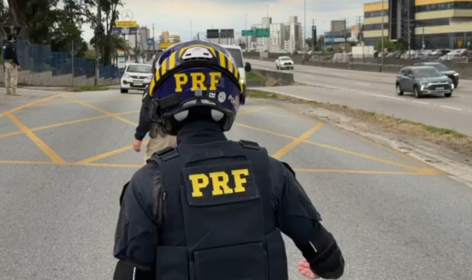 PRF reforça fiscalização nas BRs de SC durante Semana de Trânsito