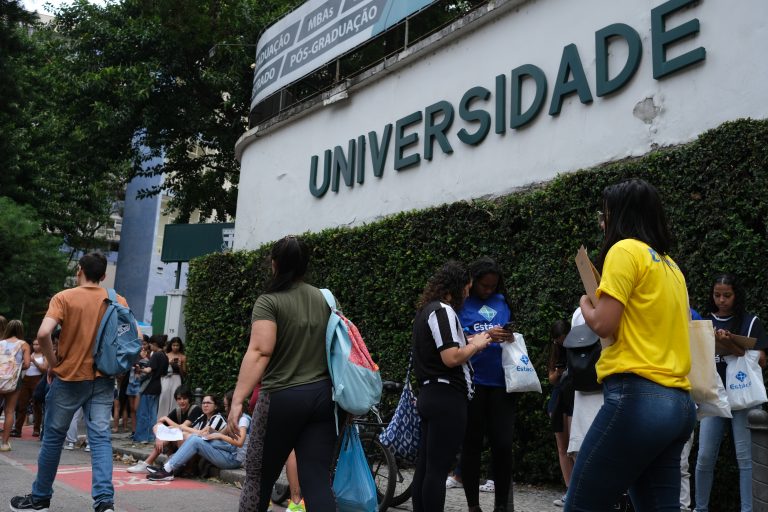 Projeto de lei propõe o fim do vestibular em universidades públicas