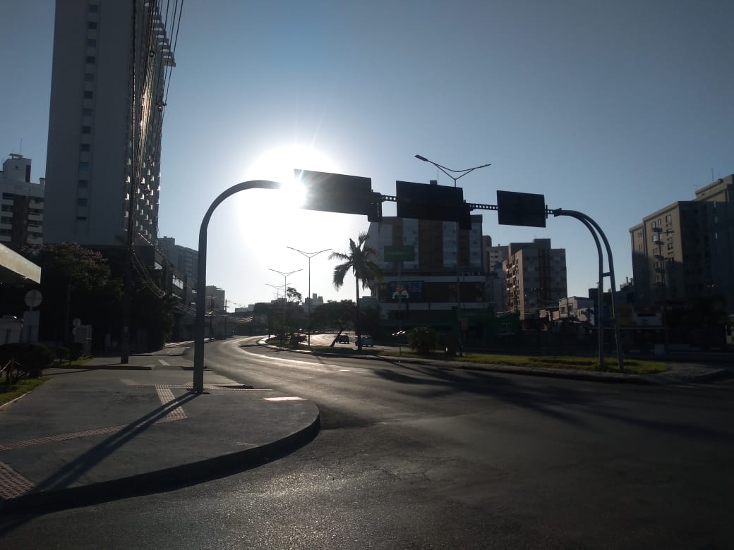 Quinta-feira deve ter sol e frio no amanhecer em SC