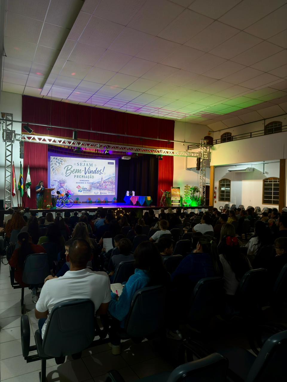 RODEIO CELEBRA TALENTO DE ESTUDANTES EM CERIMÔNIA DO CONCURSO “VALE MUITO”