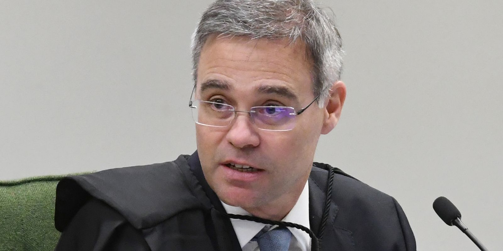 TSE inicia julgamento sobre postagens envolvendo Flávio Bolsonaro