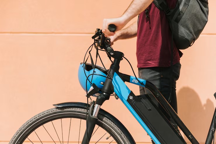 Tubarão muda regras para patinetes, bicicletas elétricas e ciclomotores