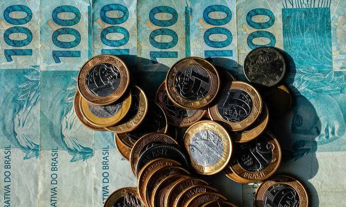 Você pode ter dinheiro esquecido em banco; veja como consultar