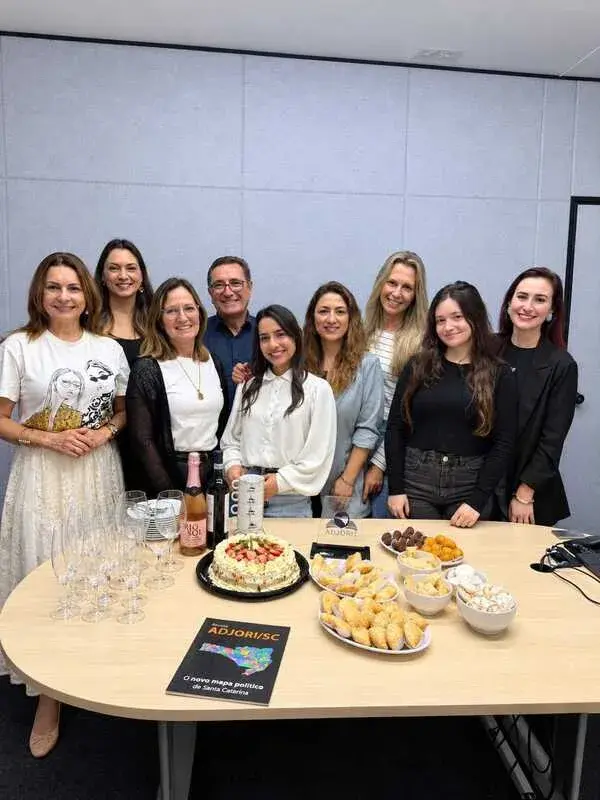 A FORÇA DA MÍDIA REGIONAL: 45 ANOS DA ADJORI/SC
