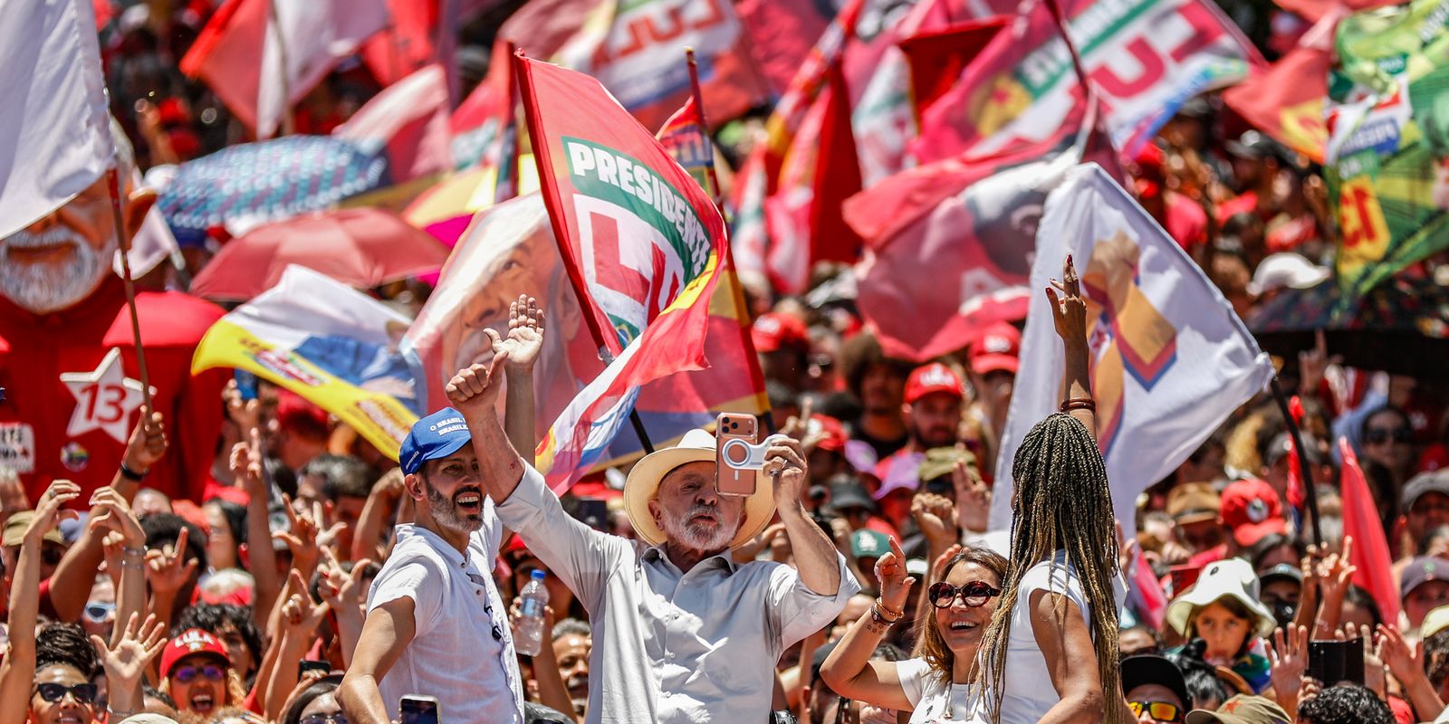 Lula defende o fim da escala 6x1 e critica adversários em ato no Distrito Federal
