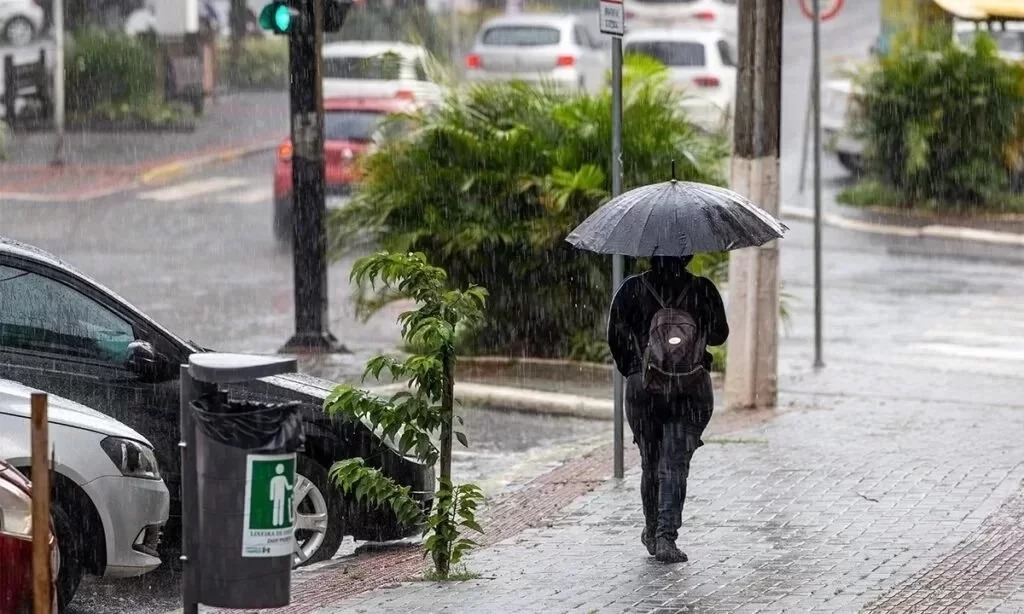 Chuva forte coloca Florianópolis em alerta; veja a previsão