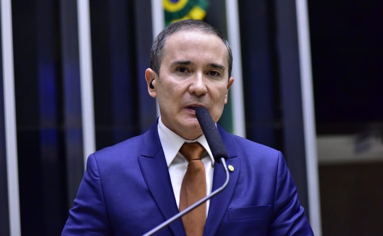 Câmara aprova crédito para incentivar a contratação de pessoa com deficiência