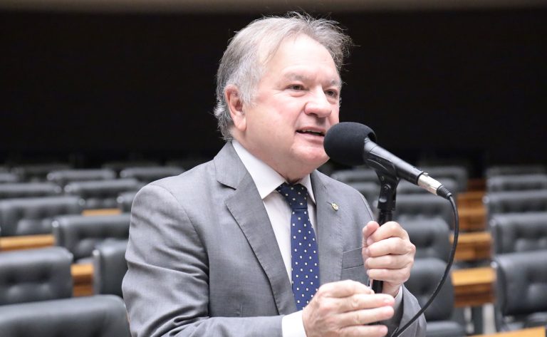 Comissão aprova dispensa de licitação para plano de saúde de servidores