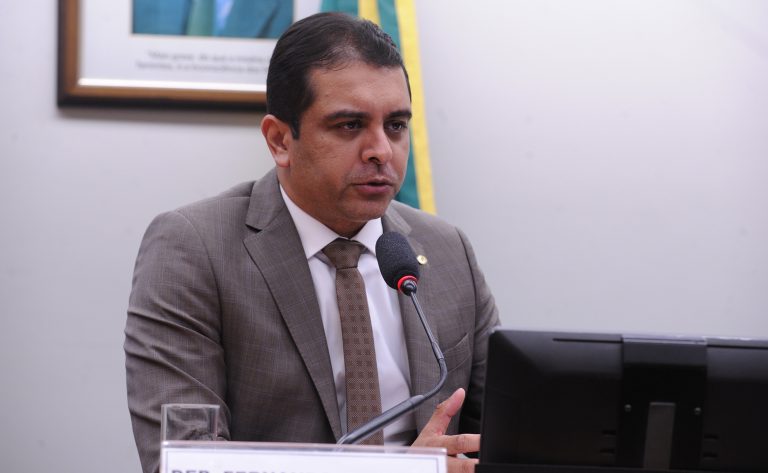 Comissão debate ações de busca por crianças e adolescentes desaparecidos