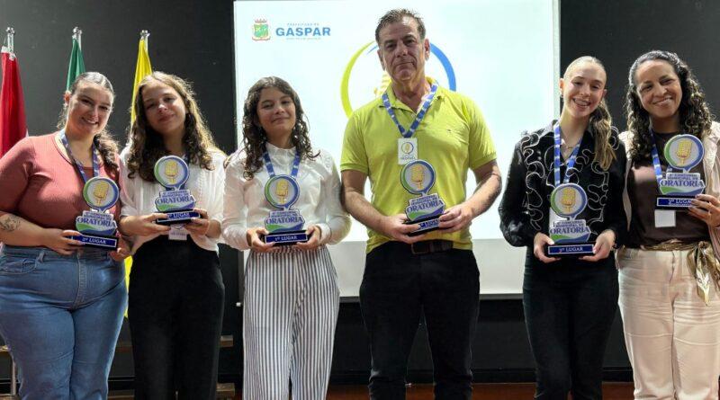 Conheça os vencedores do 6º Concurso Municipal de Oratória de Gaspar 