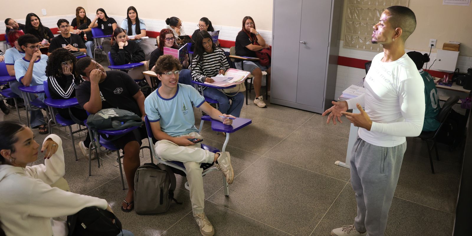 Enem 2026: participantes inscritos devem escolher idioma da prova