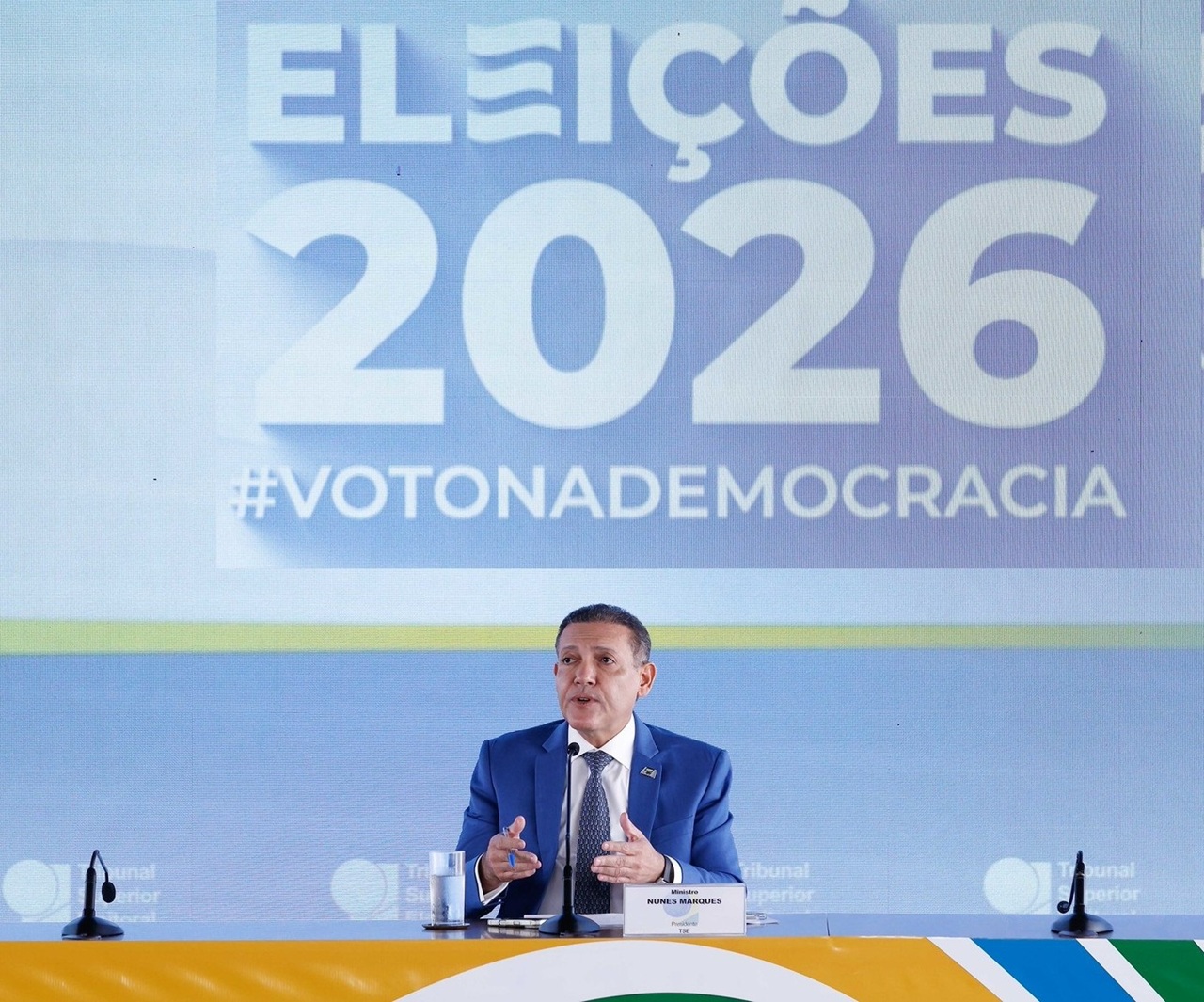 Funcionamento adequado das urnas e interferência internacional não confirmada foram destaques do 1º turno das eleições