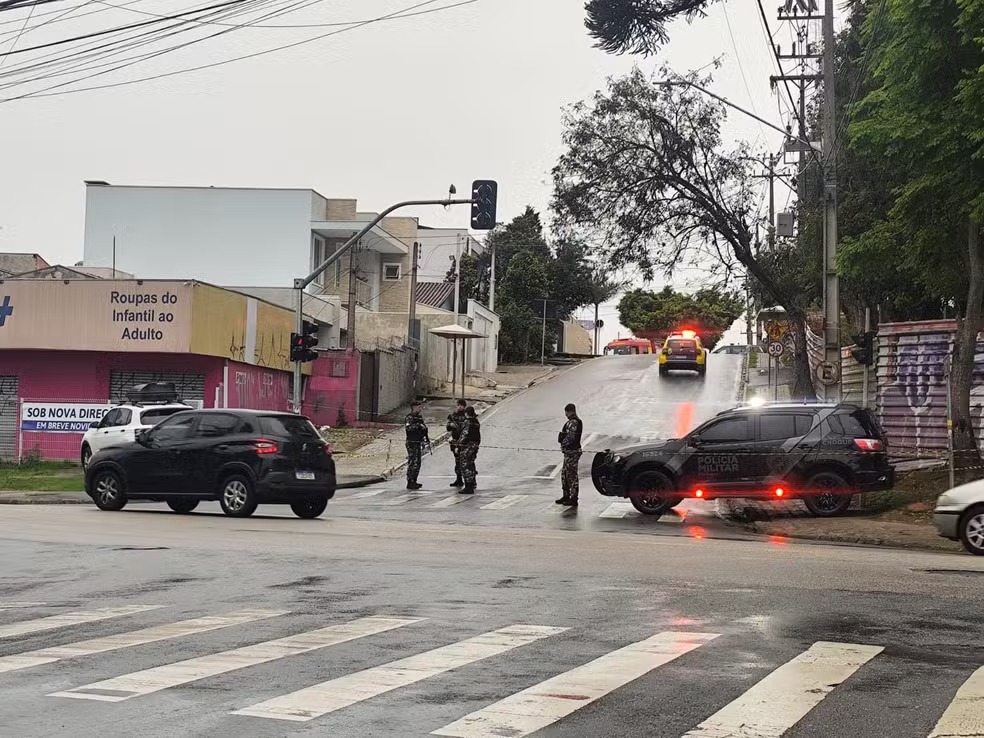 Homem armado com faca é morto e 13 crianças são libertadas em creche invadida em Curitiba