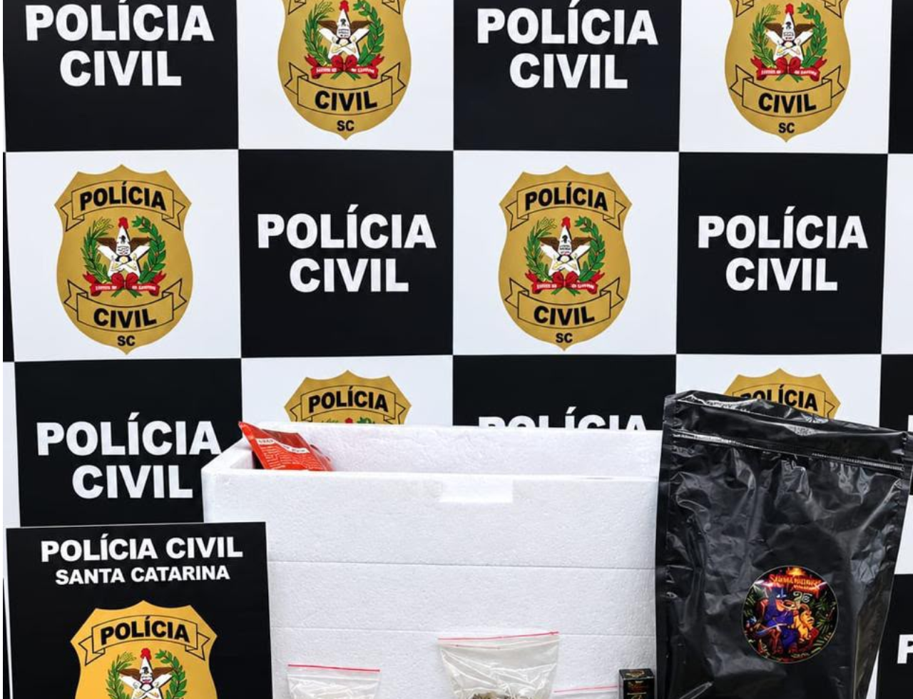 Homem é preso com drogas, dinheiro e anabolizantes em Camboriú