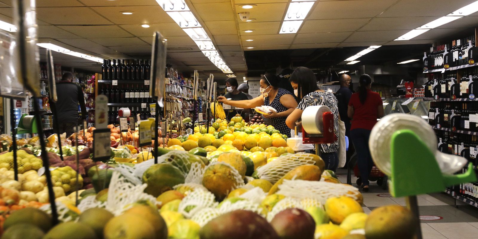 INPC acumula alta de 4,29% em 12 meses e afeta o reajuste de salários