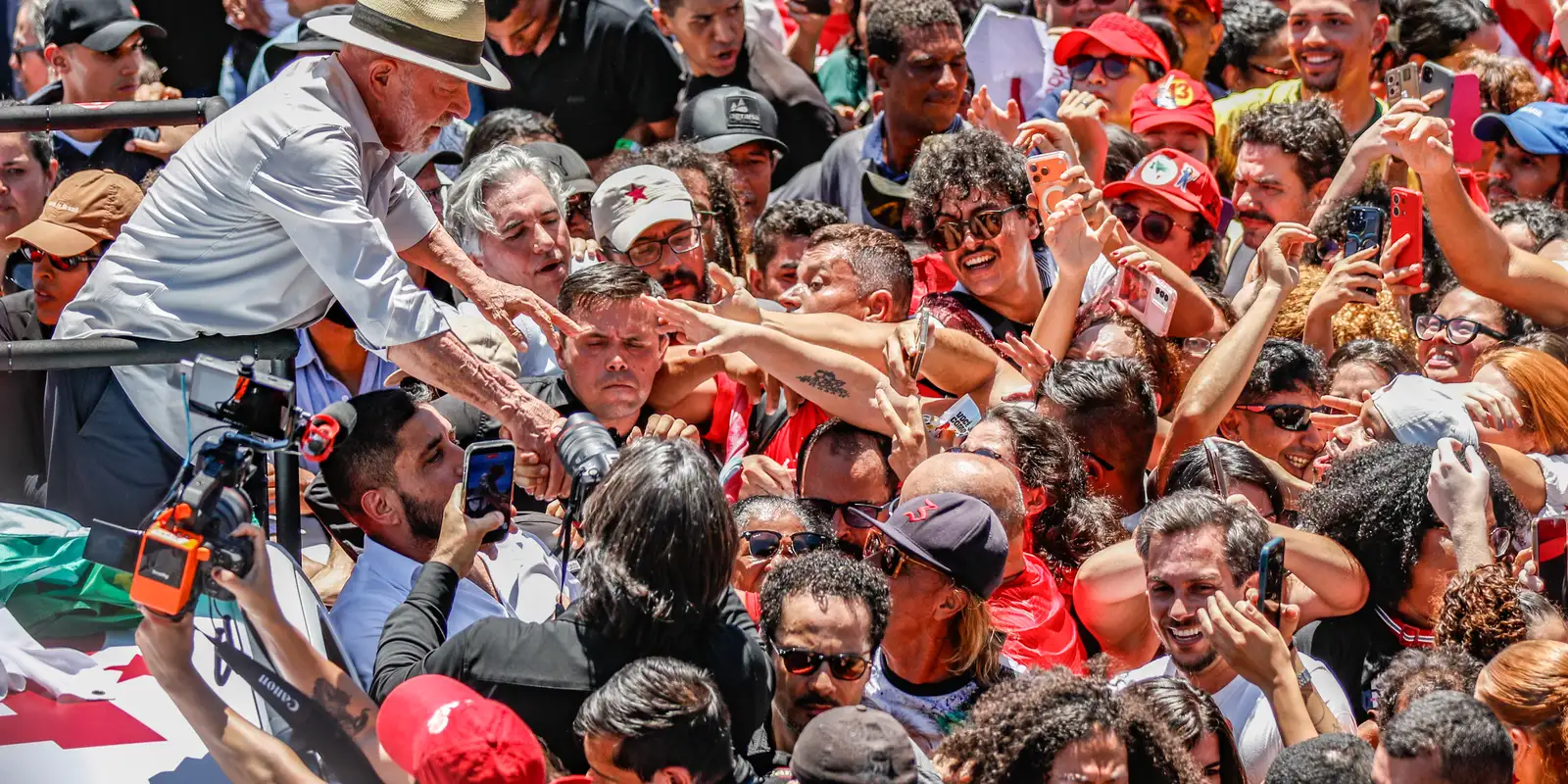 Luiz Inácio Lula da Silva anuncia que PT recorrerá contra bloqueio de canal
