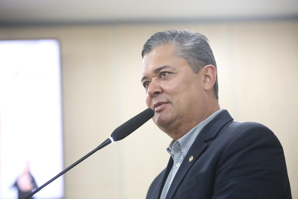 Mensagens de WhatsApp, suspeita de rachadinha e dinheiro público: investigação contra vereador Almir Vieira chega ao Ministério Público