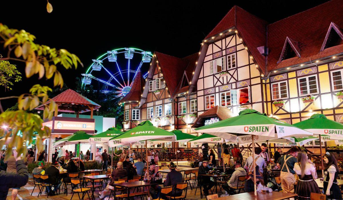 Oktoberfest Blumenau recebe mais de 193 mil visitantes no feriadão e registra crescimento de 41%