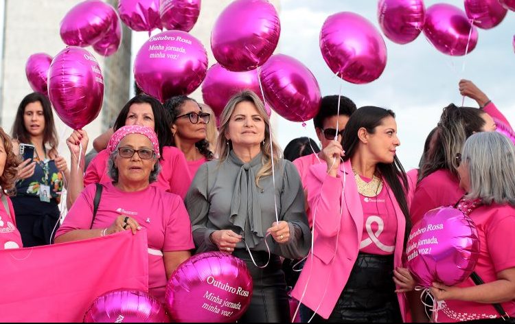 Deputada Flávia Morais defende a ampliação do diagnóstico precoce no Outubro Rosa