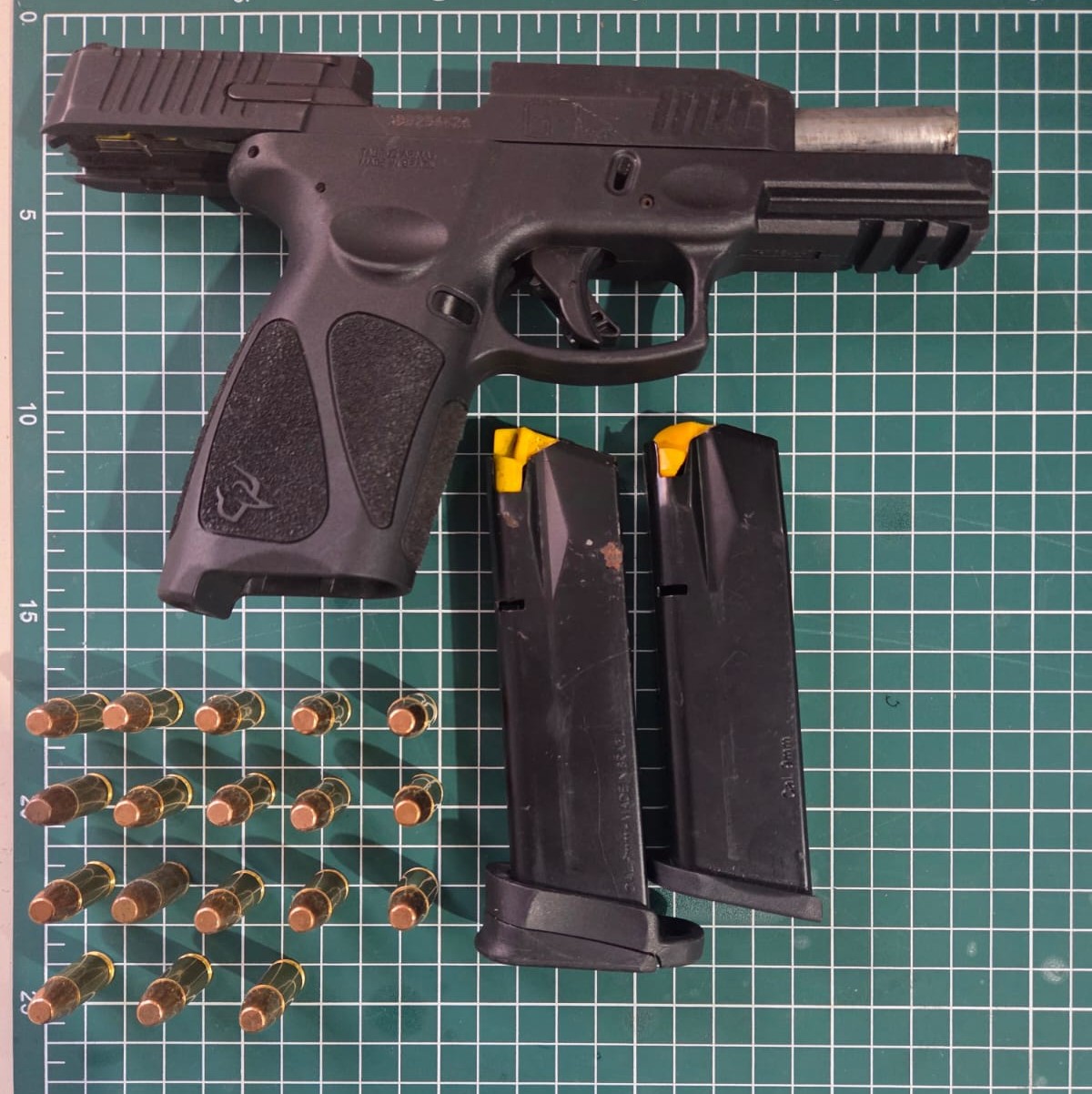 Pistola usada em disparos na frente de conveniência em Navegantes é apreendida