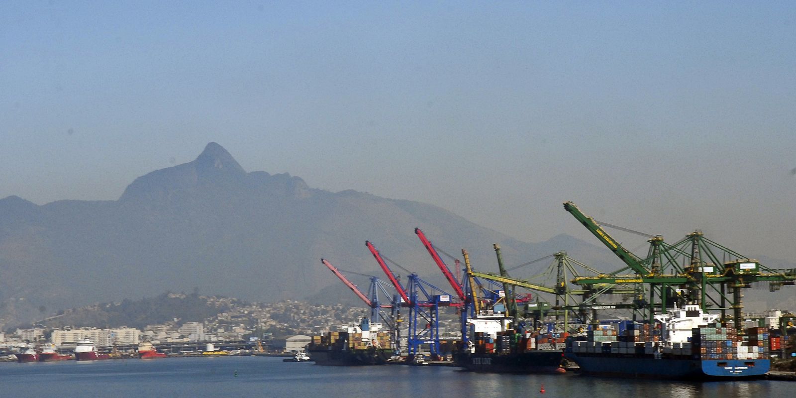 Governo revisa superávit comercial de 2026 para US$ 84,4 bilhões