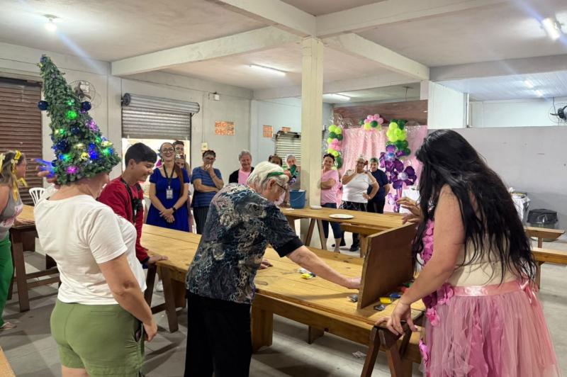 PROGRAMA AQUI TEM ARTE PROMOVE FESTA DE DIA DAS CRIANÇAS PARA ALUNAS ADULTAS DA ÁREA RURAL DE ITAJAÍ
