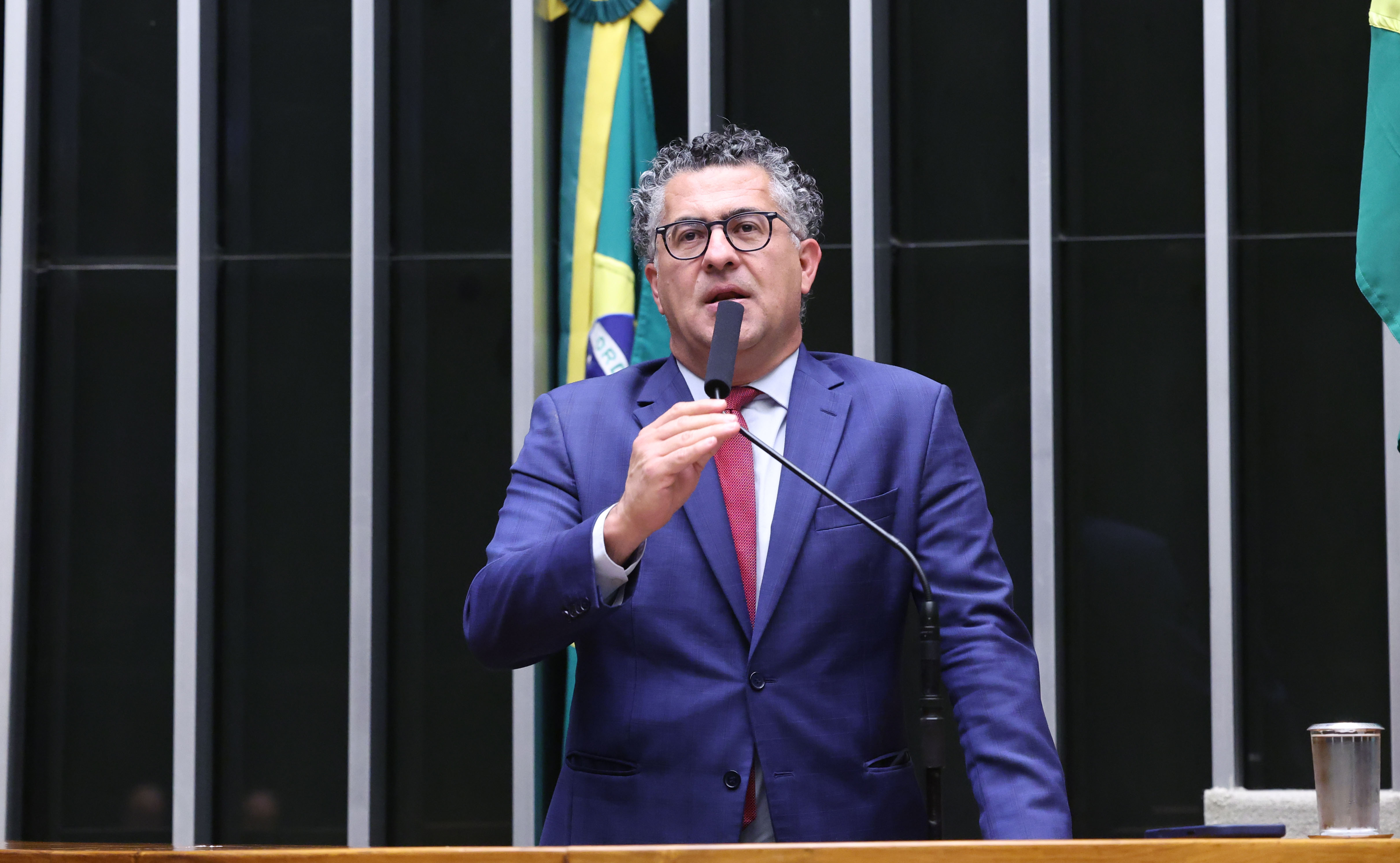 Proposta exige aviso prévio antes de qualquer cobrança de pedágio em rodovias